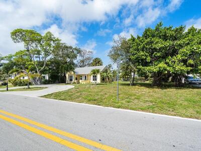 727 S Lake Drive, Lantana, FL 33462
