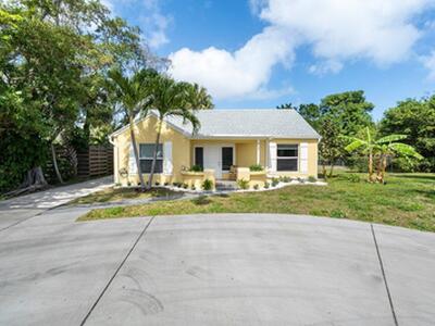 727 S Lake Drive, Lantana, FL 33462