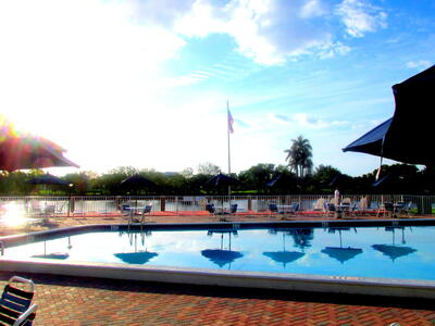10 Colonial Club 101 Drive, Boynton Beach, FL 33435