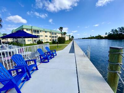 10 Colonial Club 101 Drive, Boynton Beach, FL 33435
