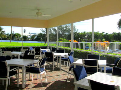 10 Colonial Club 101 Drive, Boynton Beach, FL 33435