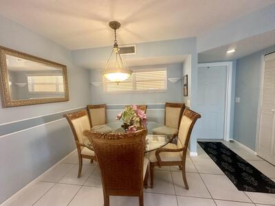 10 Colonial Club 101 Drive, Boynton Beach, FL 33435