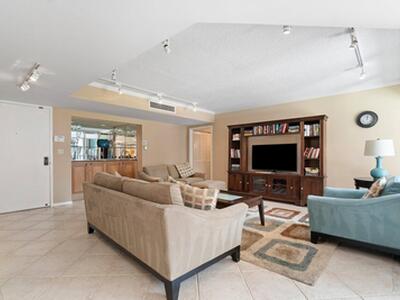 100 SE 5th Avenue, Boca Raton, FL 33432
