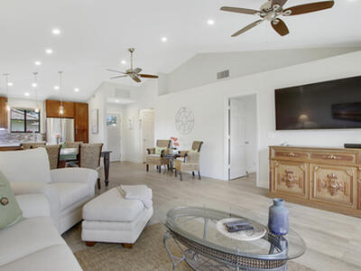 533 Club Drive, Palm Beach Gardens, FL 33418