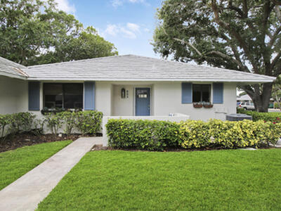 533 Club Drive, Palm Beach Gardens, FL 33418