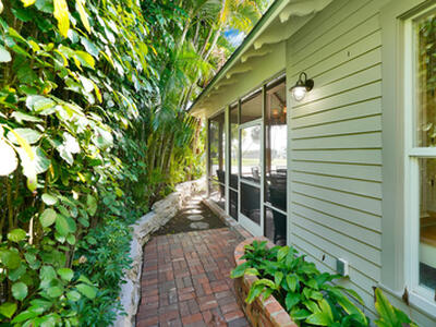 137 S Oak Street, Lantana, FL 33462