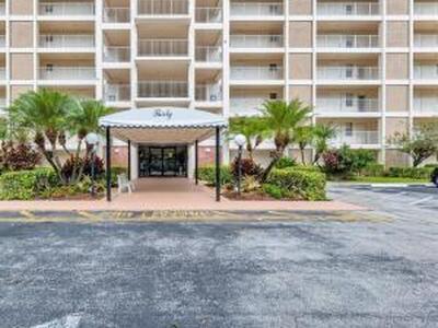 2851 S Palm Aire Drive, Pompano Beach, FL 33069