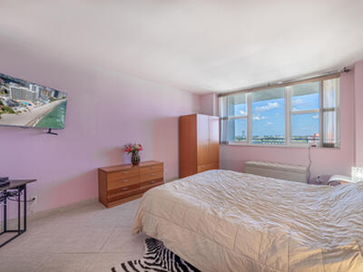 3180 S Ocean Drive, Hallandale Beach, FL 33009