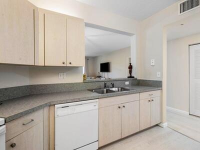 300 Uno Lago Drive, Juno Beach, FL 33408