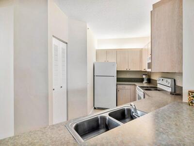 300 Uno Lago Drive, Juno Beach, FL 33408