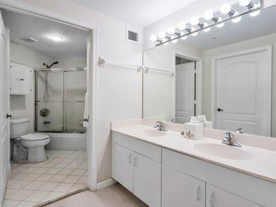 300 Uno Lago Drive, Juno Beach, FL 33408