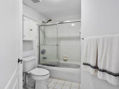 300 Uno Lago Drive, Juno Beach, FL 33408