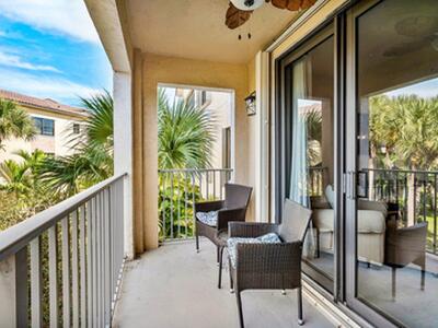 300 Uno Lago Drive, Juno Beach, FL 33408