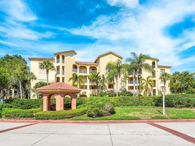 300 Uno Lago Drive, Juno Beach, FL 33408