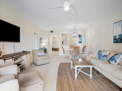 300 Uno Lago Drive, Juno Beach, FL 33408