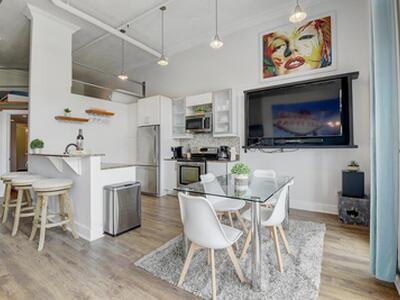 185 NE 4th Avenue