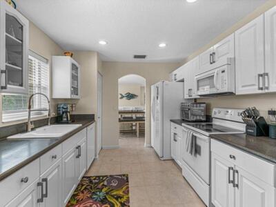 8050 Aberdeen Drive, Boynton Beach, FL 33472