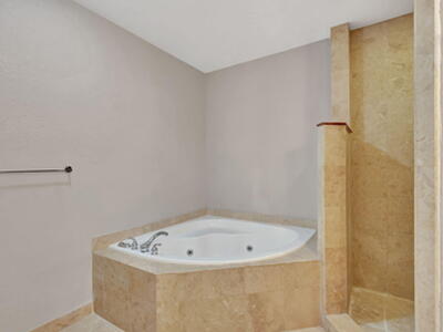 1620 Presidential Way, West Palm Beach, FL 33401