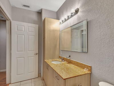 1620 Presidential Way, West Palm Beach, FL 33401