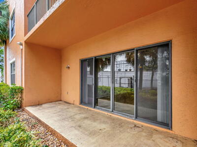 1620 Presidential Way, West Palm Beach, FL 33401