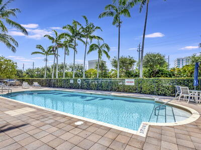 1620 Presidential Way, West Palm Beach, FL 33401