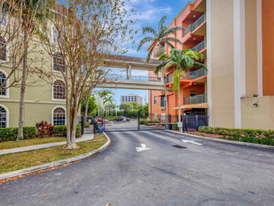 1620 Presidential Way, West Palm Beach, FL 33401