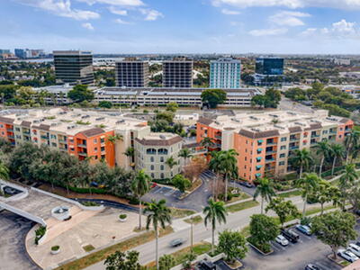 1620 Presidential Way, West Palm Beach, FL 33401