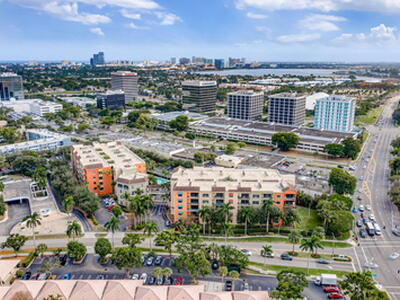 1620 Presidential Way, West Palm Beach, FL 33401