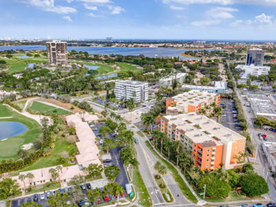 1620 Presidential Way, West Palm Beach, FL 33401