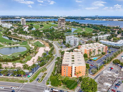 1620 Presidential Way, West Palm Beach, FL 33401