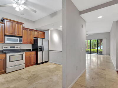 1620 Presidential Way, West Palm Beach, FL 33401