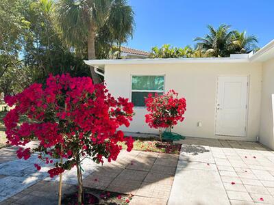121 S Lake Drive, Lantana, FL 33462