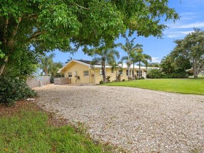 1749 SW Coxswain Place, Palm City, FL 34990
