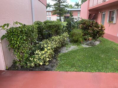 4 E Golfs Edge E, West Palm Beach, FL 33417