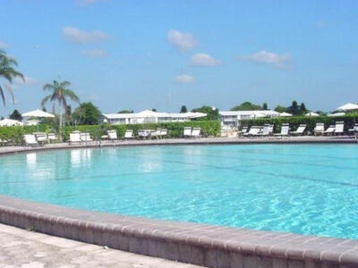 4 E Golfs Edge E, West Palm Beach, FL 33417