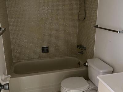 4 E Golfs Edge E, West Palm Beach, FL 33417