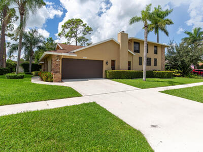 1123 Northumberland Court, Wellington, FL 33414