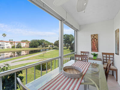32 Abbey Lane, Delray Beach, FL 33446