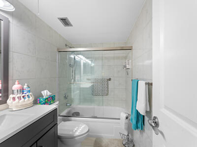 32 Abbey Lane, Delray Beach, FL 33446
