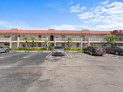 32 Abbey Lane, Delray Beach, FL 33446