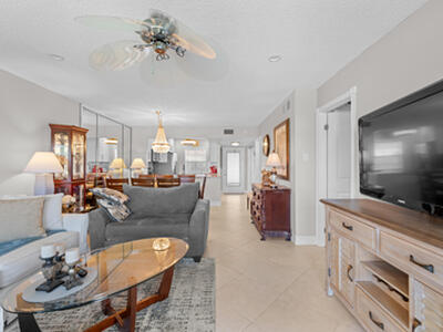 32 Abbey Lane, Delray Beach, FL 33446