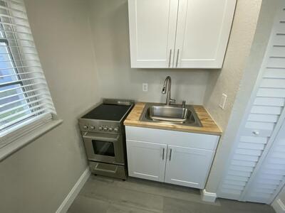 10 N Palmway, Lake Worth Beach, FL 33460