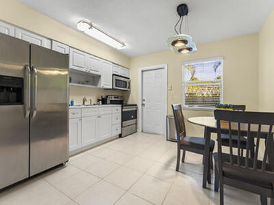 630 Allen Avenue, Delray Beach, FL 33483