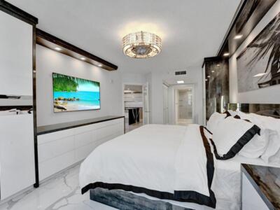 99 SE Mizner Boulevard, Boca Raton, FL 33432