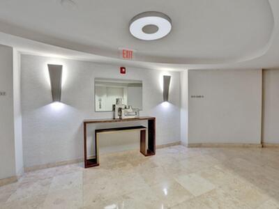 99 SE Mizner Boulevard, Boca Raton, FL 33432