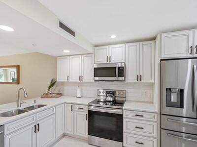 2101 Marina Isle Way, Jupiter, FL 33477