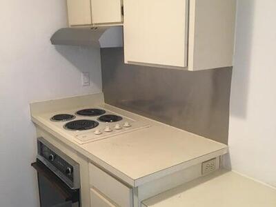 643 Executive Center Drive, West Palm Beach, FL 33401