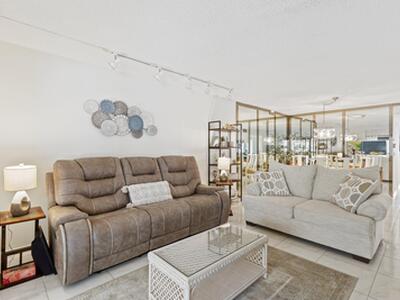 5380 Cedar Lake 304 Drive, Boynton Beach, FL 33437