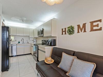 5380 Cedar Lake 304 Drive, Boynton Beach, FL 33437
