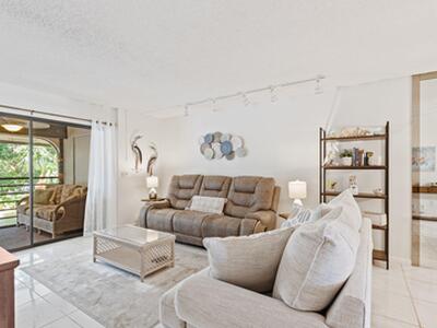 5380 Cedar Lake 304 Drive, Boynton Beach, FL 33437